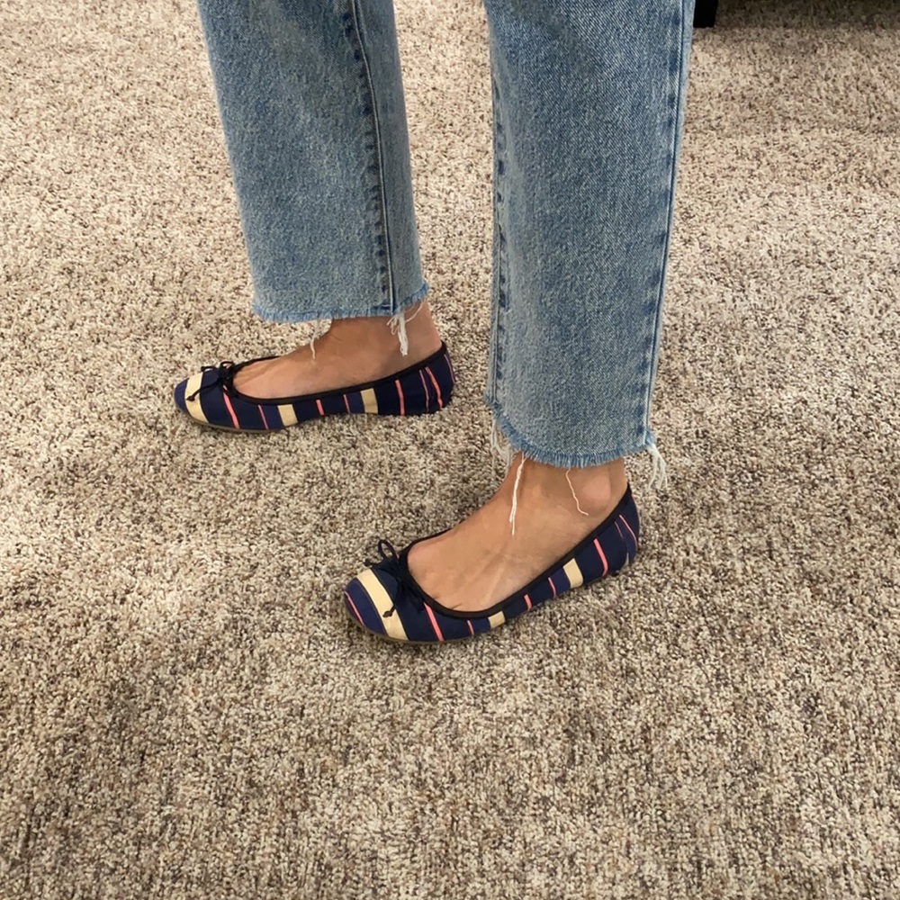 ***SOLD*** Gap ballet flats - Picture 2 of 14